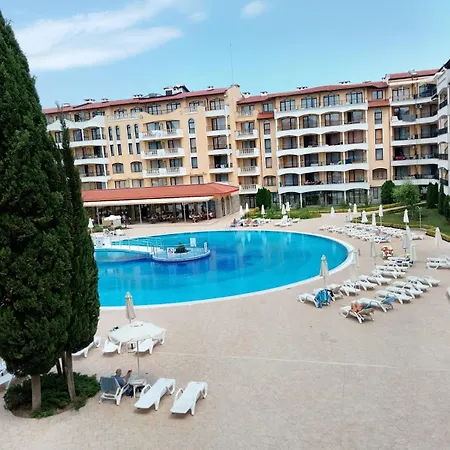 2 With Poolview Royal Sun ساني بيتش